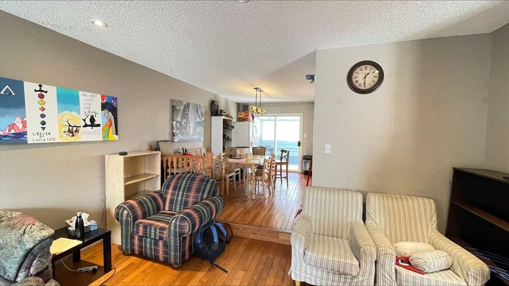 









194


Pensacola

Court West,
Lethbridge,




AB
T1K 4R6

