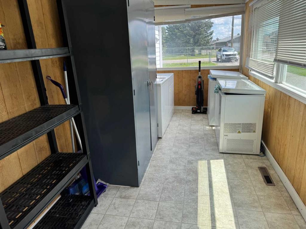 









22610


10

Avenue,
Hillcrest,




AB
T0K 1C0

