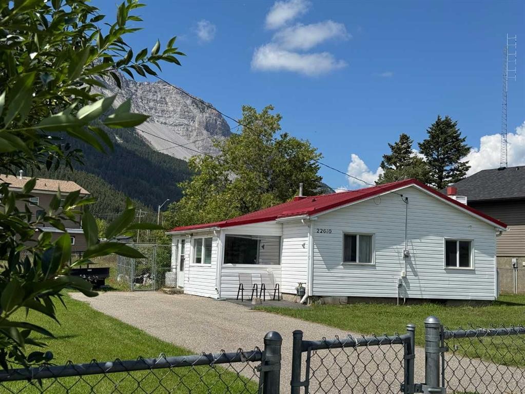 









22610


10

Avenue,
Hillcrest,




AB
T0K 1C0

