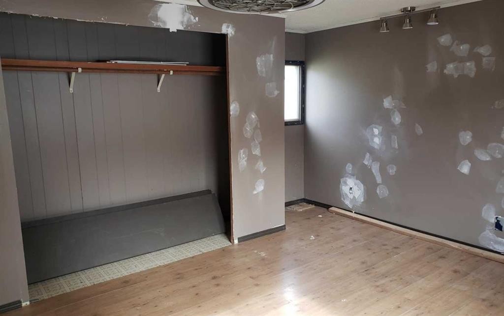 









4806


6

Street,
Coalhurst,




AB
T0L 0V0

