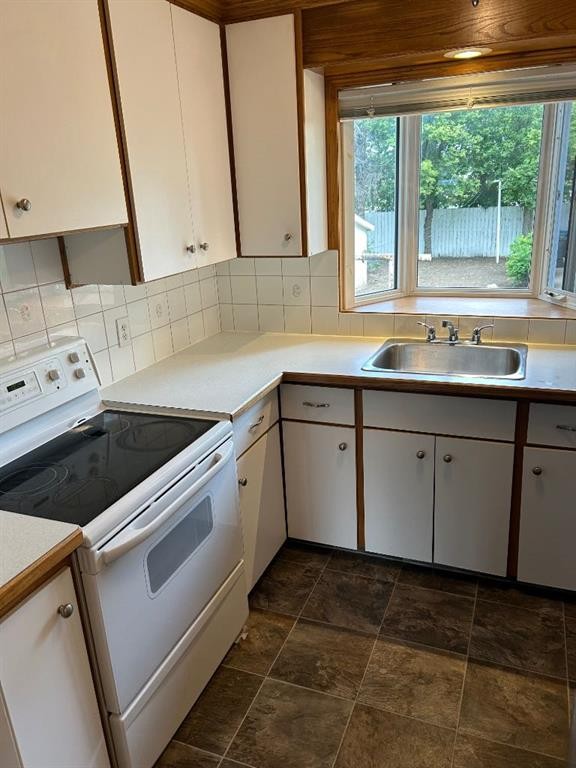 









208


23

Street South,
Lethbridge,




AB
T1J 3M6

