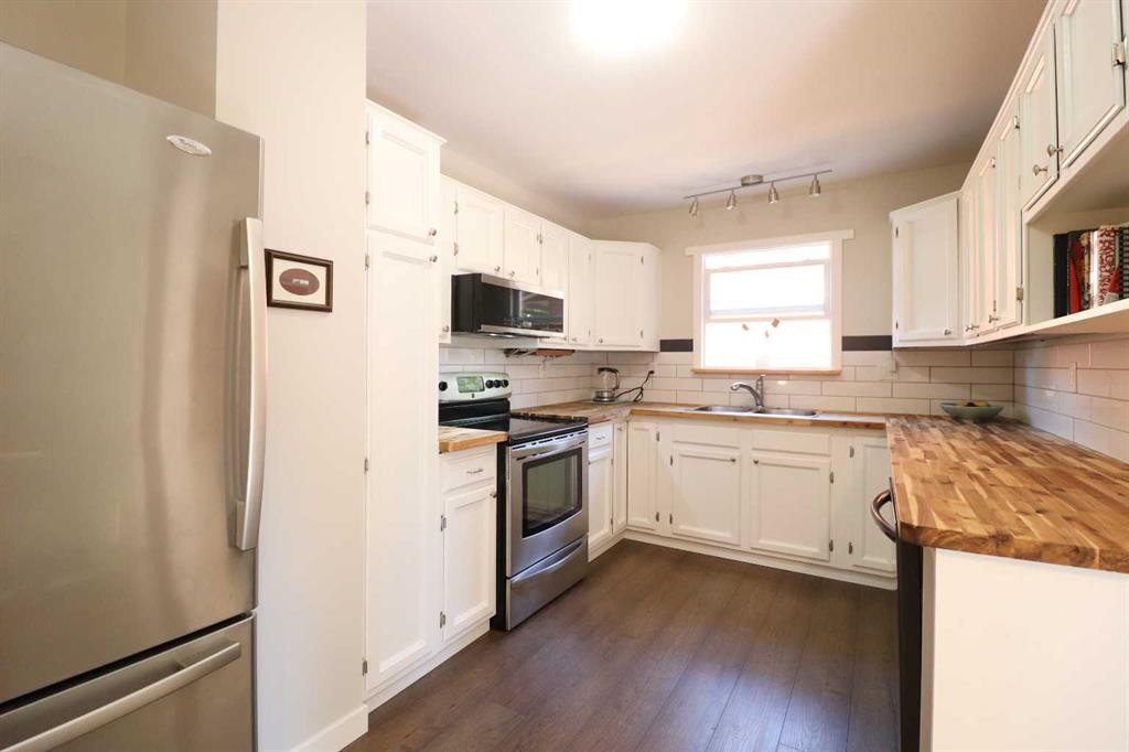 









1023


Cameron

Road South,
Lethbridge,




AB
T1K 4K6

