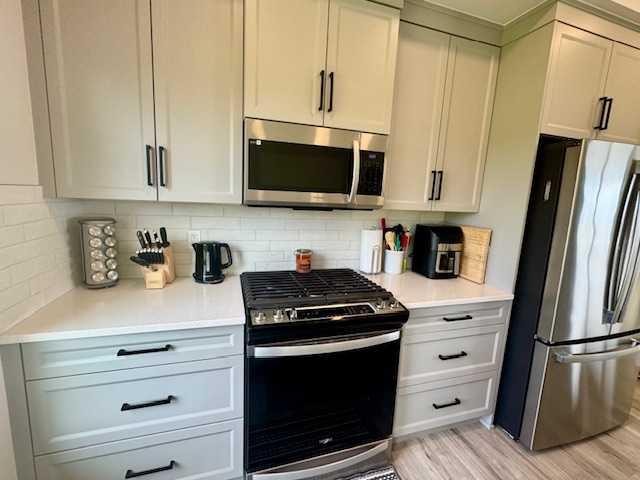 









21426


29

Avenue,
Bellevue,




AB
T0K 0C0

