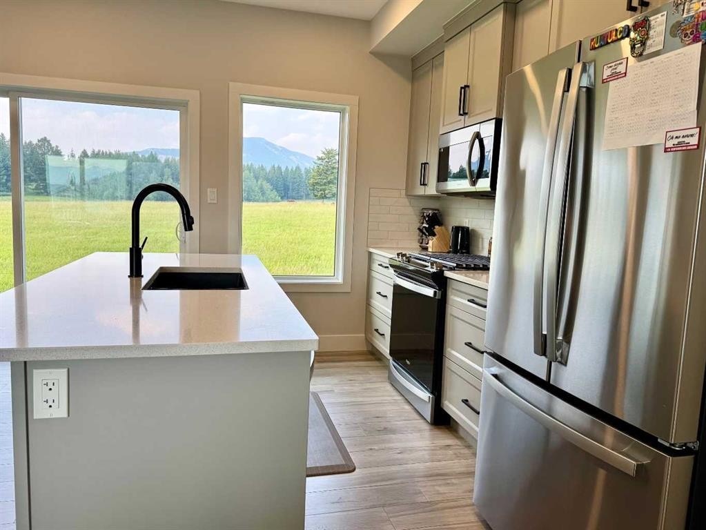 









21426


29

Avenue,
Bellevue,




AB
T0K 0C0

