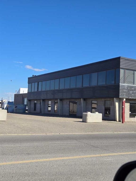 









3601


2

Avenue North,
Lethbridge,




AB
T1H 5K7

