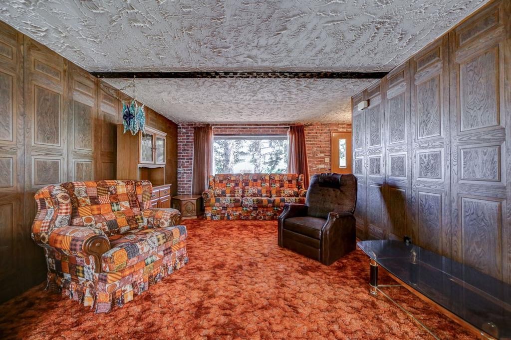 









901


230

Street,
Hillcrest,




AB
T0K1C0

