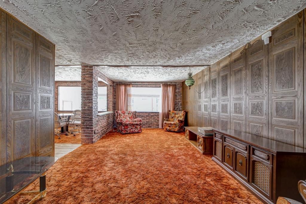 









901


230

Street,
Hillcrest,




AB
T0K1C0

