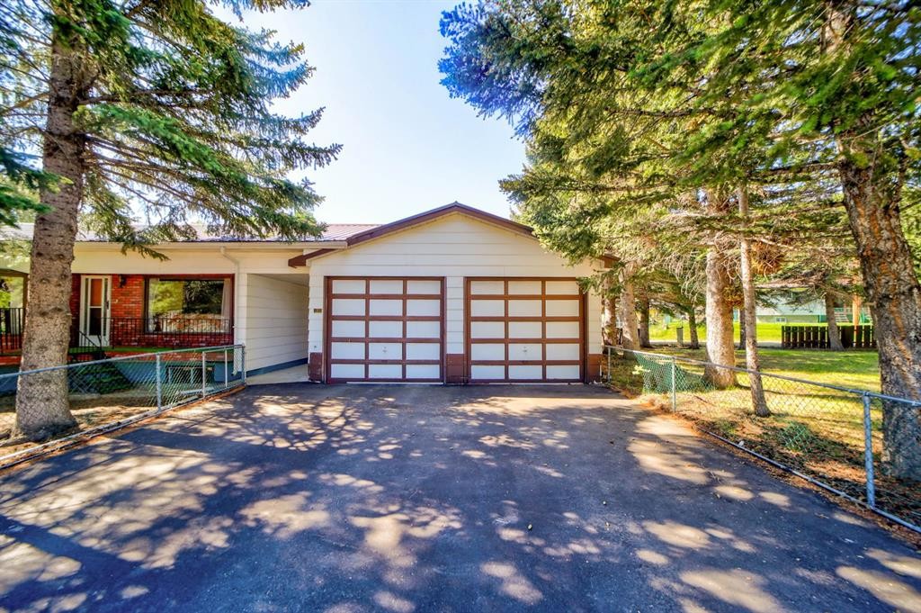 









901


230

Street,
Hillcrest,




AB
T0K1C0

