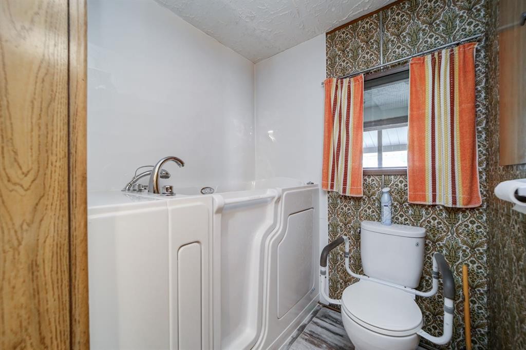 









901


230

Street,
Hillcrest,




AB
T0K1C0

