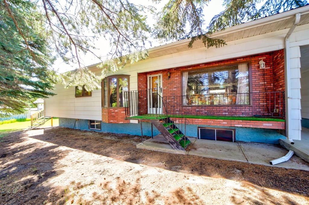 









901


230

Street,
Hillcrest,




AB
T0K1C0

