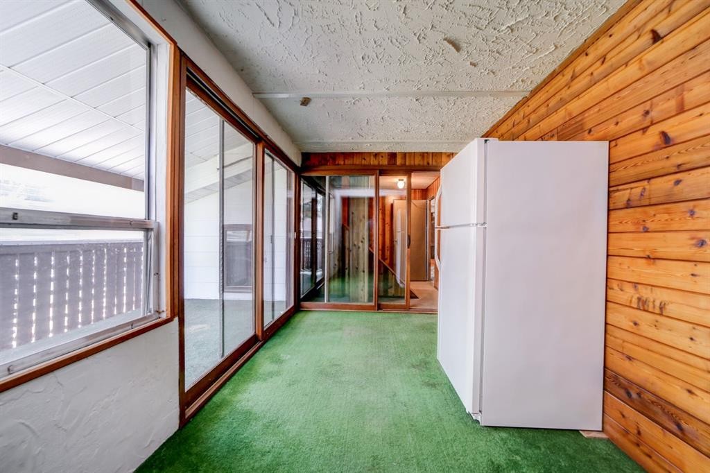 









901


230

Street,
Hillcrest,




AB
T0K1C0

