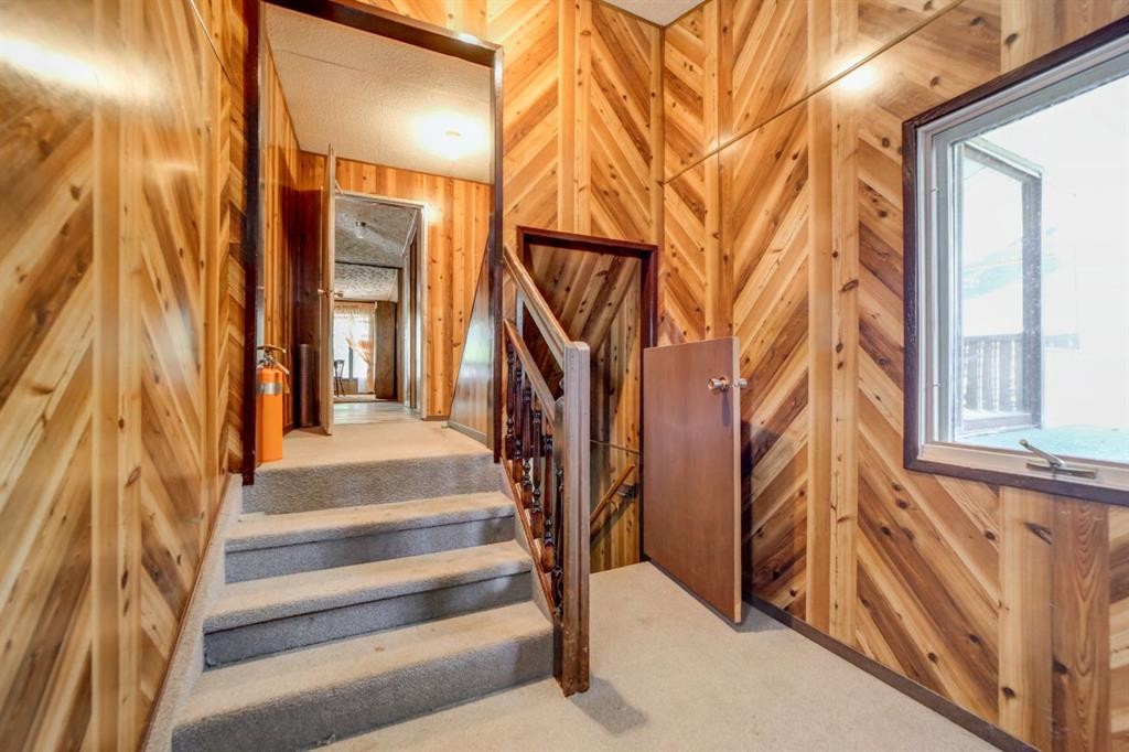 









901


230

Street,
Hillcrest,




AB
T0K1C0

