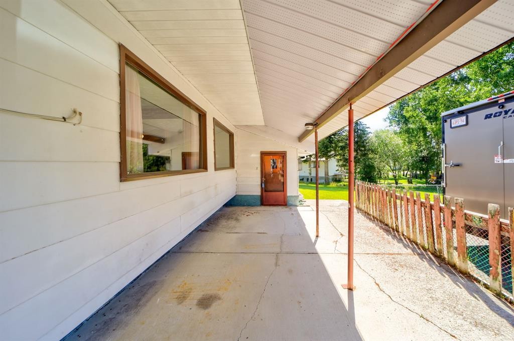 









901


230

Street,
Hillcrest,




AB
T0K1C0

