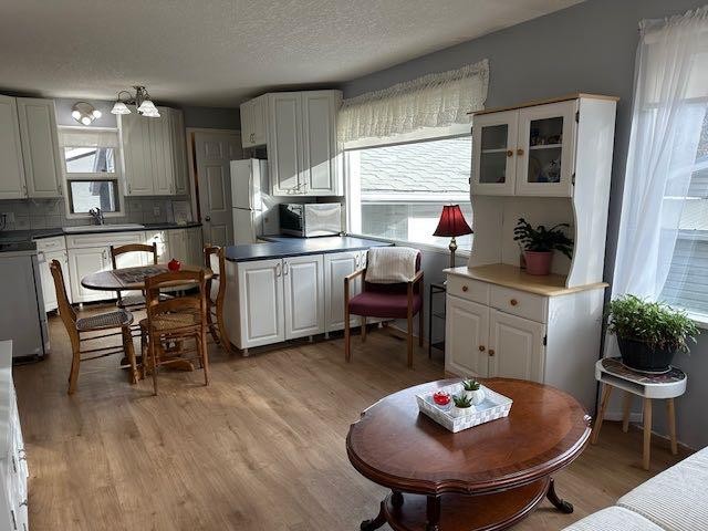 









11945


21

Avenue,
Blairmore,




AB
T0K0E0

