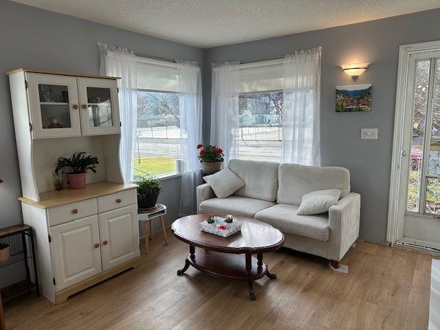 









11945


21

Avenue,
Blairmore,




AB
T0K0E0

