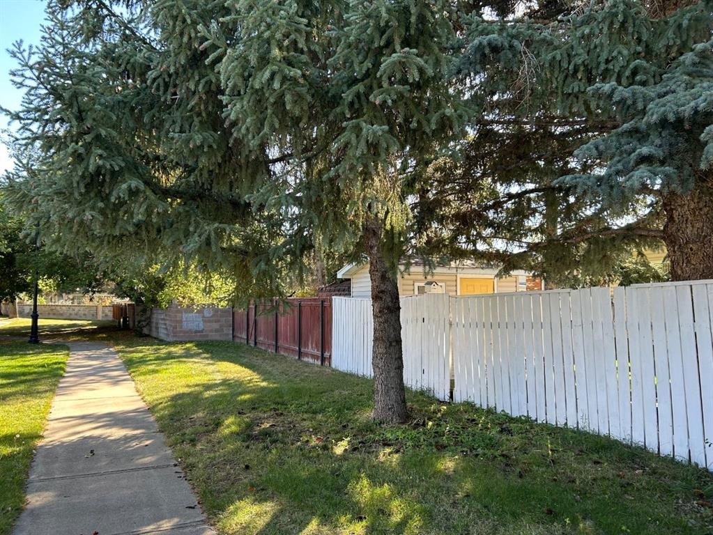 









343


Laval

Boulevard West,
Lethbridge,




AB
T1K 3W6

