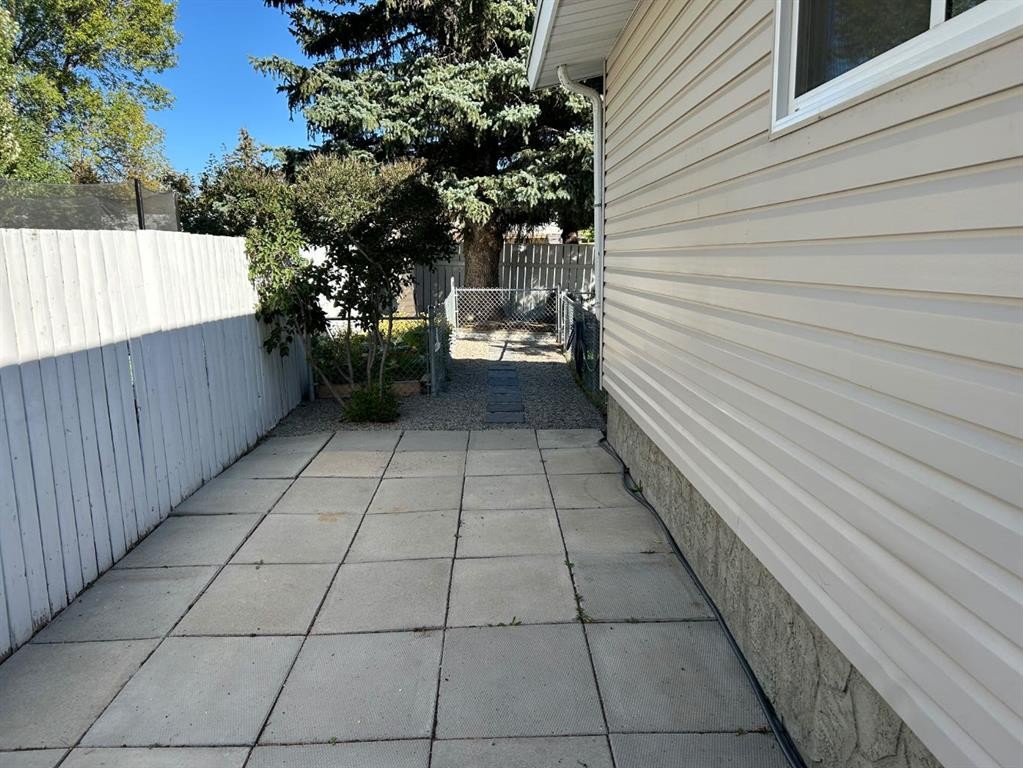 









343


Laval

Boulevard West,
Lethbridge,




AB
T1K 3W6

