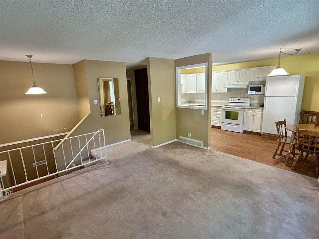 









343


Laval

Boulevard West,
Lethbridge,




AB
T1K 3W6

