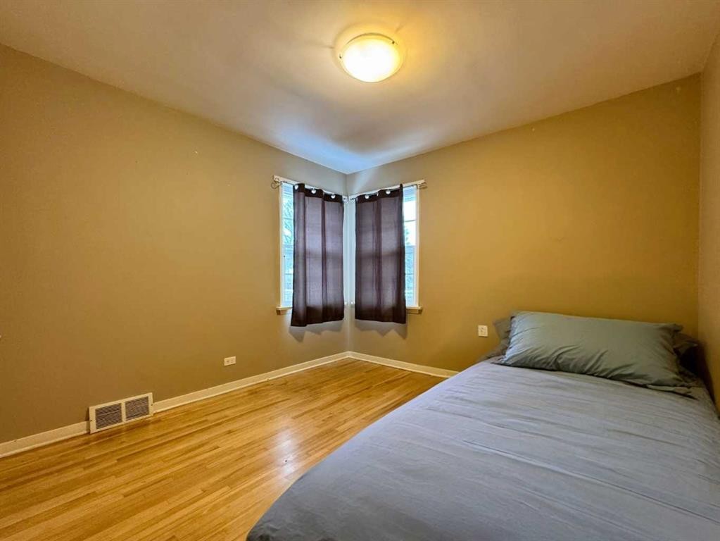 









537


23

Street South,
Lethbridge,




AB
T1J 3M9

