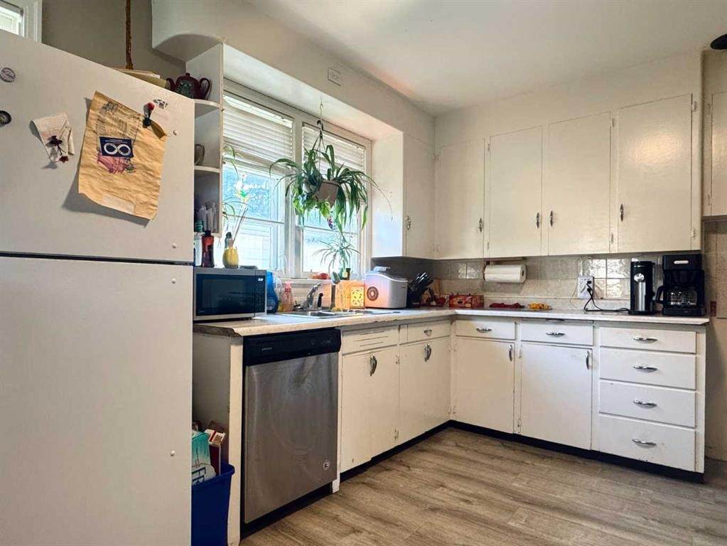 









533


23

Street South,
Lethbridge,




AB
T1J 3M9

