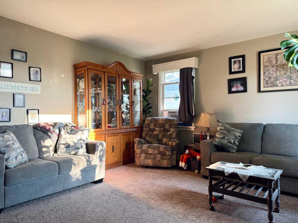 









533


23

Street South,
Lethbridge,




AB
T1J 3M9

