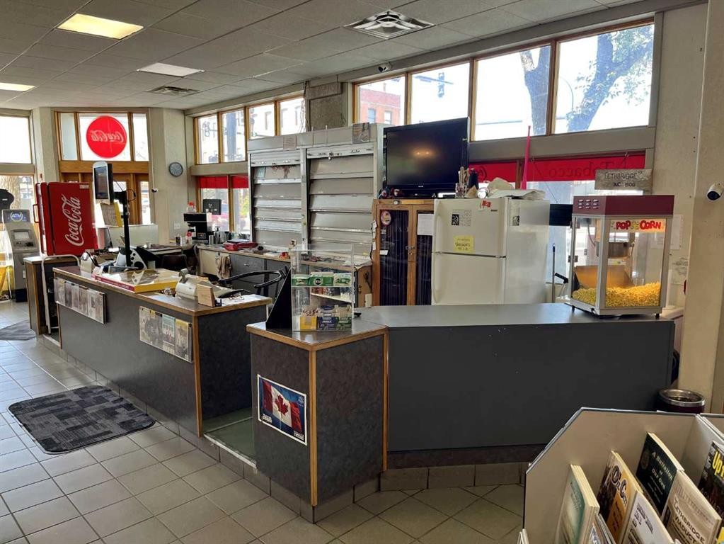 









301


5

Street South,
Lethbridge,




AB
T1J 2B4

