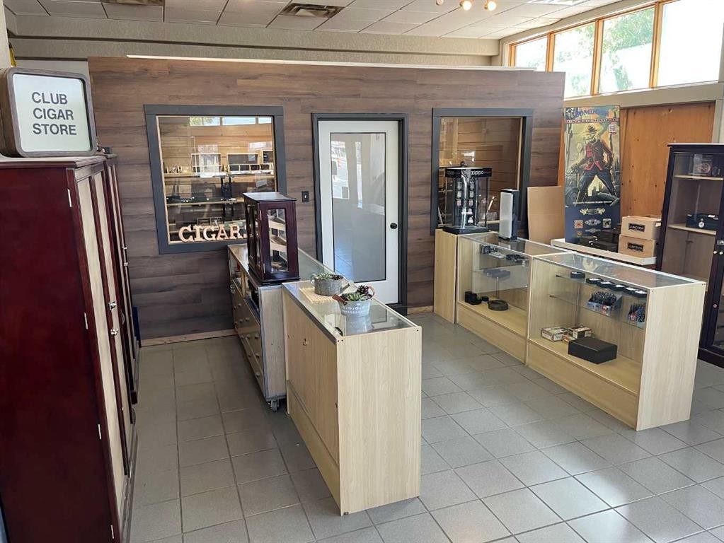 









301


5

Street South,
Lethbridge,




AB
T1J 2B4

