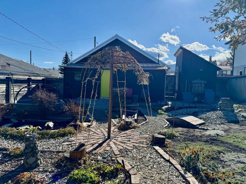 









8137


19

Avenue,
Coleman,




AB
T0K 0M0

