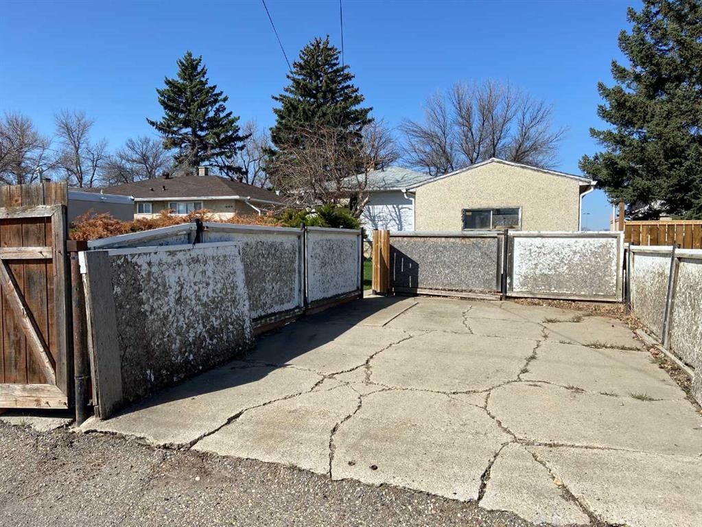 









629


Stafford

Drive North,
Lethbridge,




AB
T1H 2B3

