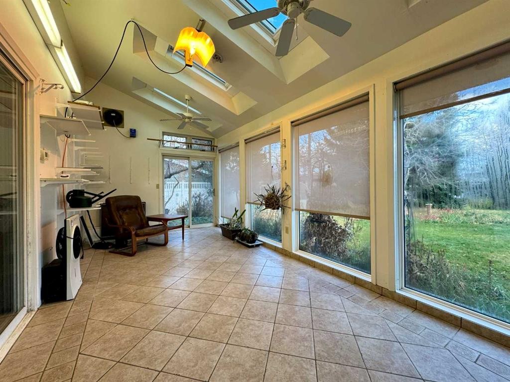 









2231


19

Street South,
Lethbridge,




AB
T1K 2C6

