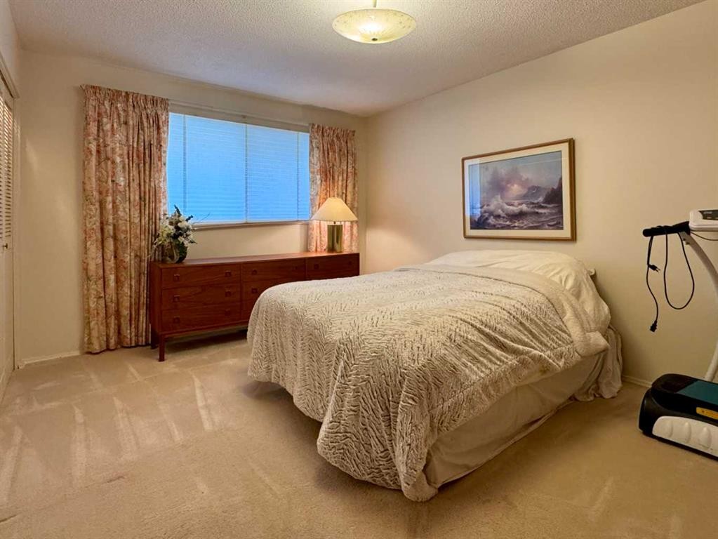 









2231


19

Street South,
Lethbridge,




AB
T1K 2C6

