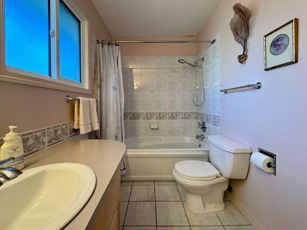 









2231


19

Street South,
Lethbridge,




AB
T1K 2C6

