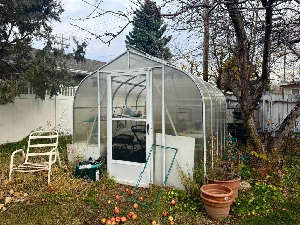 









2231


19

Street South,
Lethbridge,




AB
T1K 2C6

