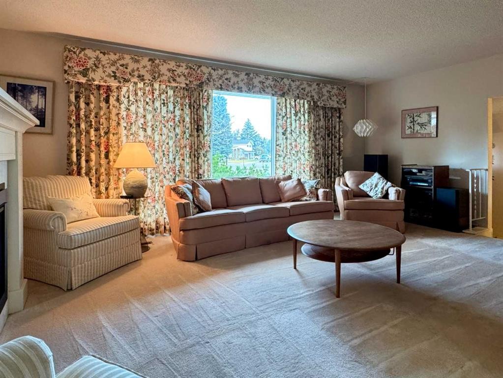 









2231


19

Street South,
Lethbridge,




AB
T1K 2C6

