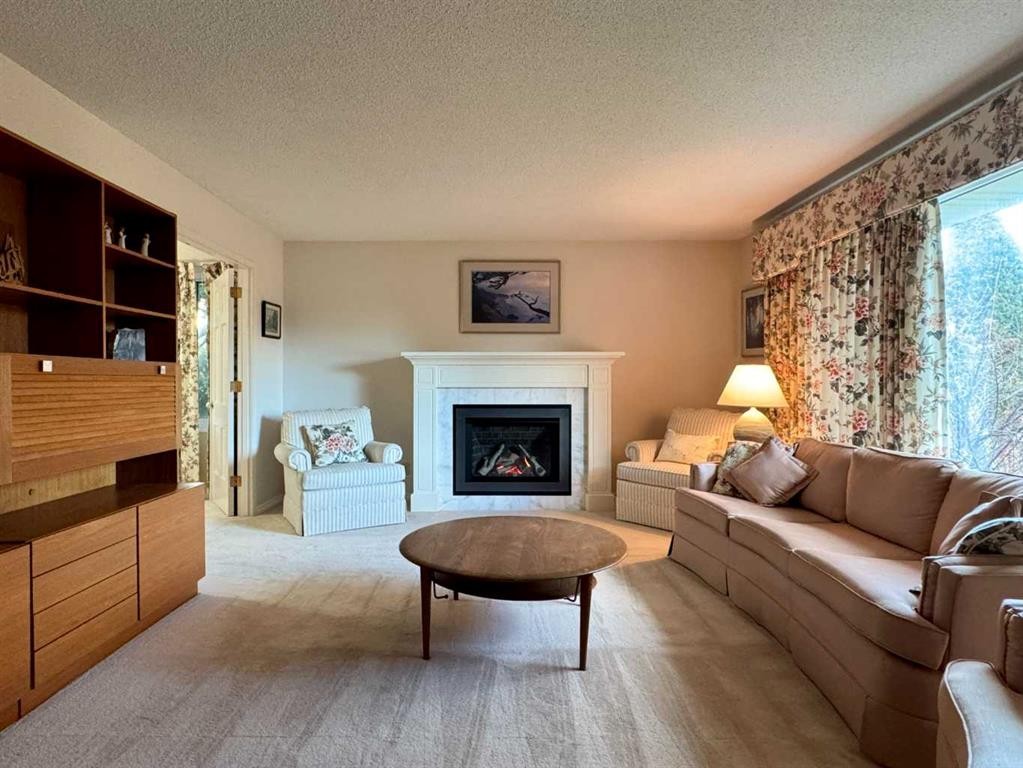 









2231


19

Street South,
Lethbridge,




AB
T1K 2C6

