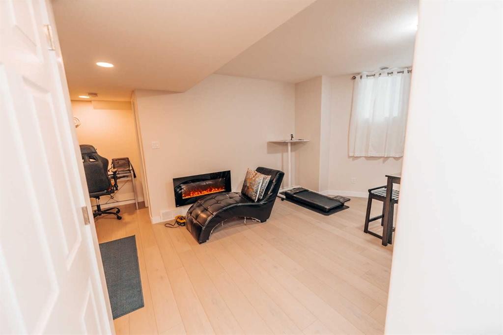 









114


15

Street North,
Lethbridge,




AB
T1H 2X4

