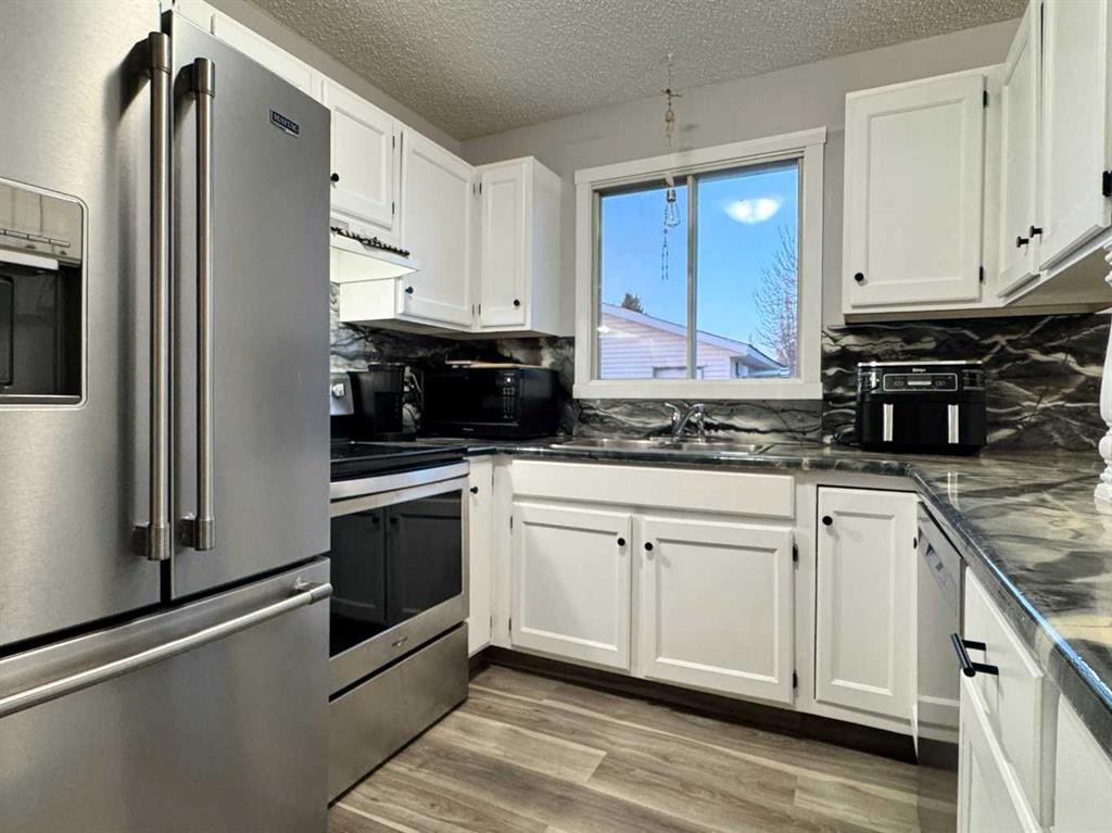 









495


Columbia

Boulevard West,
Lethbridge,




AB
T1K 4T7

