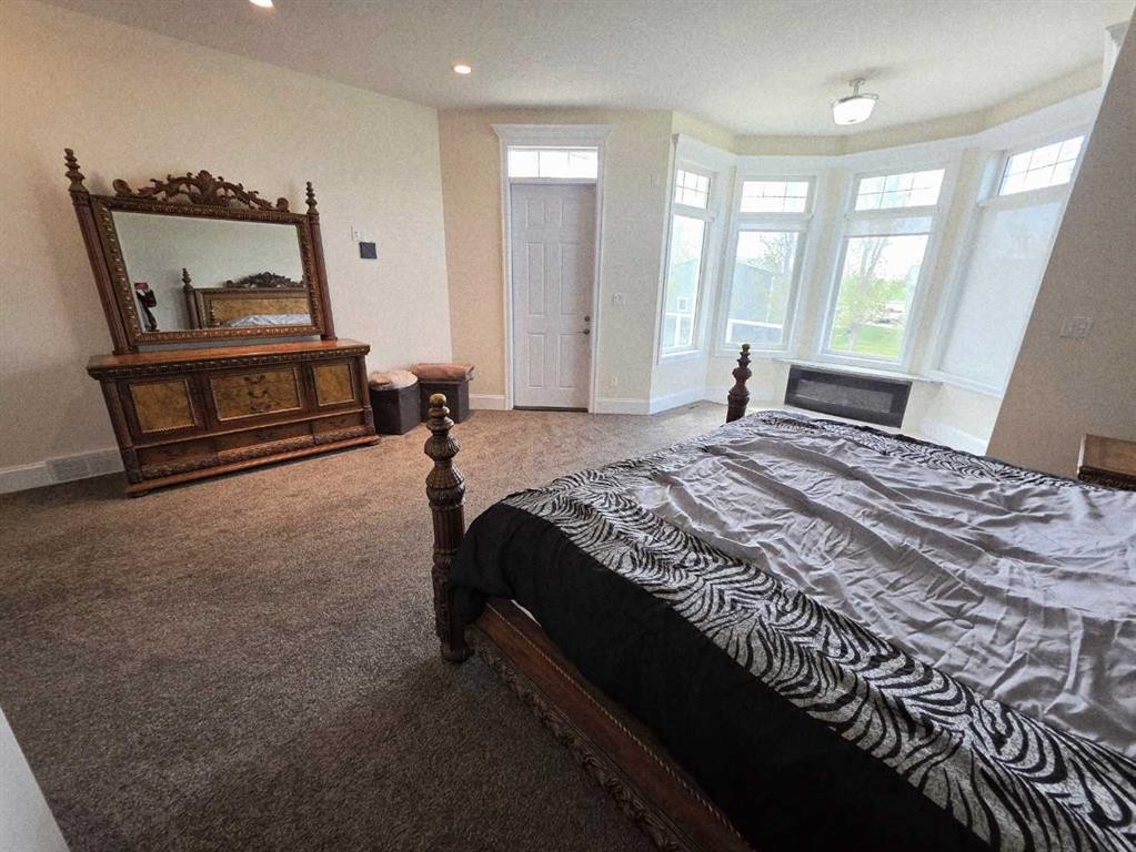 









8


Grasslands

Road,
Rural Taber, M.D. of,




AB
T1G 2C8

