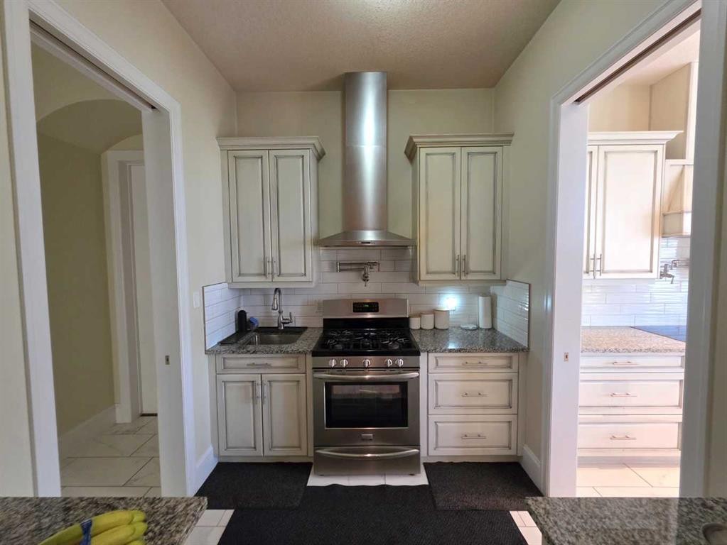 









8


Grasslands

Road,
Rural Taber, M.D. of,




AB
T1G 2C8

