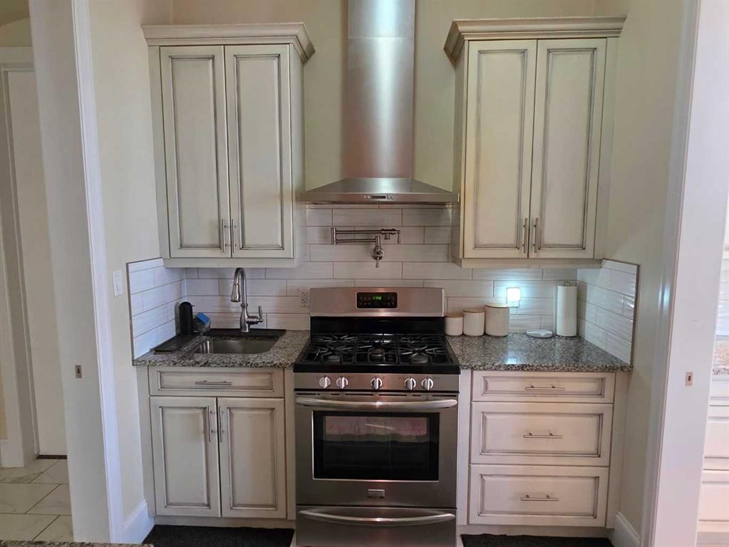 









8


Grasslands

Road,
Rural Taber, M.D. of,




AB
T1G 2C8

