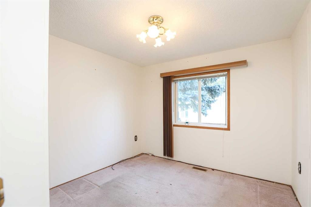 









3019


31 Street South

 South,
Lethbridge,




AB
T1K 6S9

