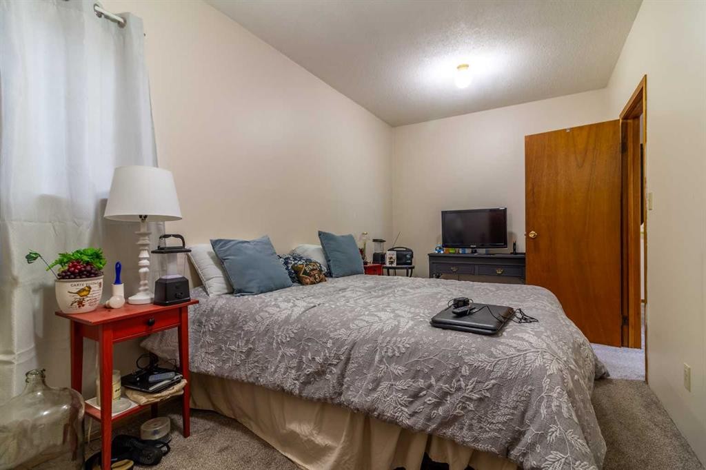 









253


51 Avenue E

,
Claresholm,




AB
T0L 0T0

