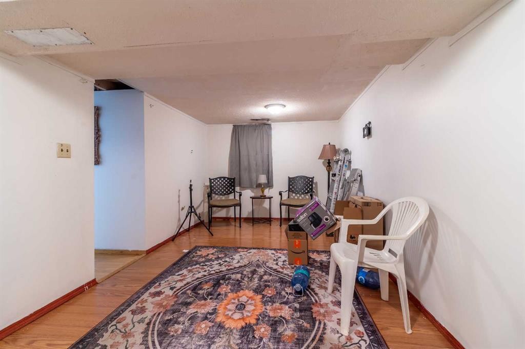 









253


51 Avenue E

,
Claresholm,




AB
T0L 0T0

