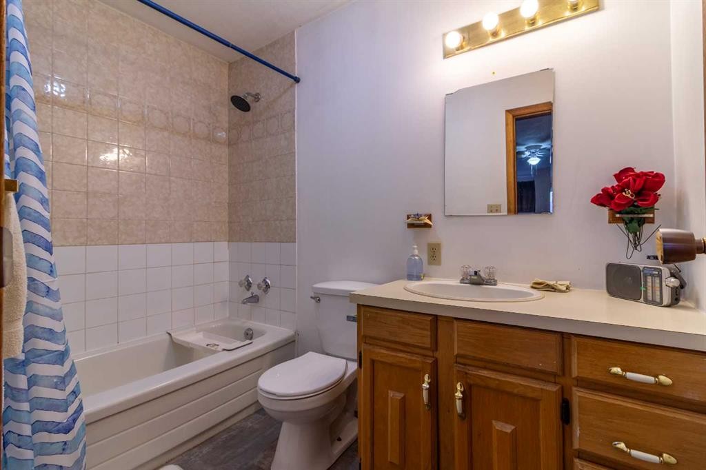 









253


51 Avenue E

,
Claresholm,




AB
T0L 0T0

