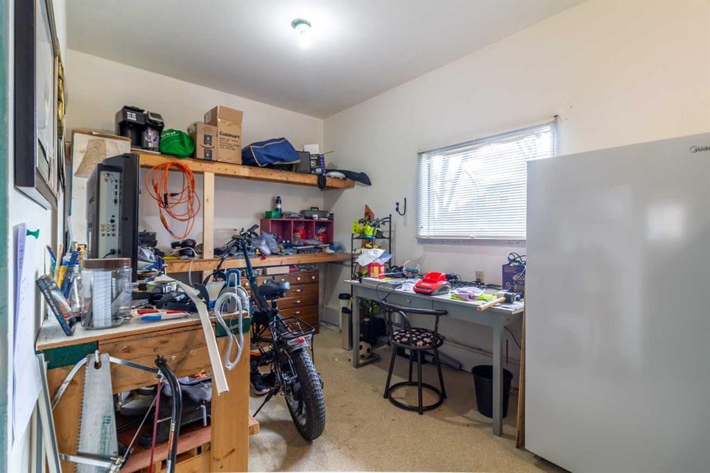 









253


51 Avenue E

,
Claresholm,




AB
T0L 0T0

