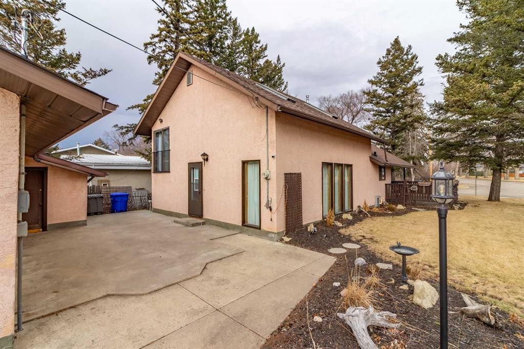 









253


51 Avenue E

,
Claresholm,




AB
T0L 0T0

