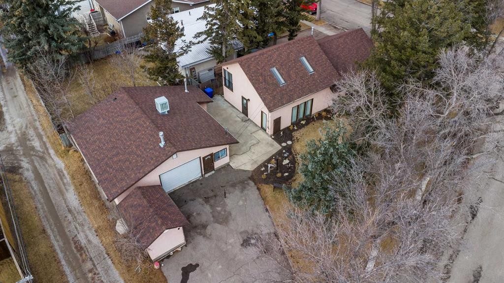 









253


51 Avenue E

,
Claresholm,




AB
T0L 0T0

