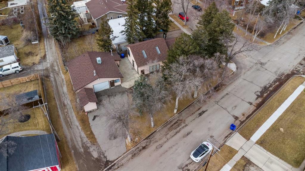 









253


51 Avenue E

,
Claresholm,




AB
T0L 0T0

