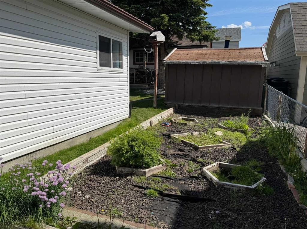 









7918


23

Avenue,
Coleman,




AB
T0K 0M0

