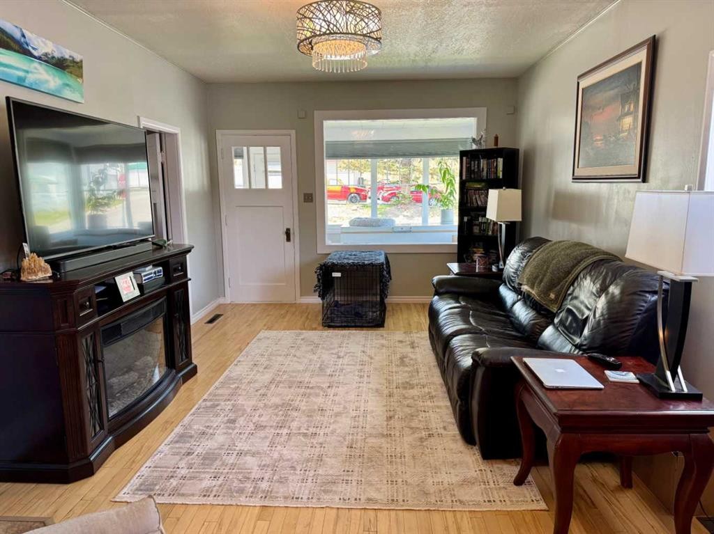 









7918


23

Avenue,
Coleman,




AB
T0K 0M0

